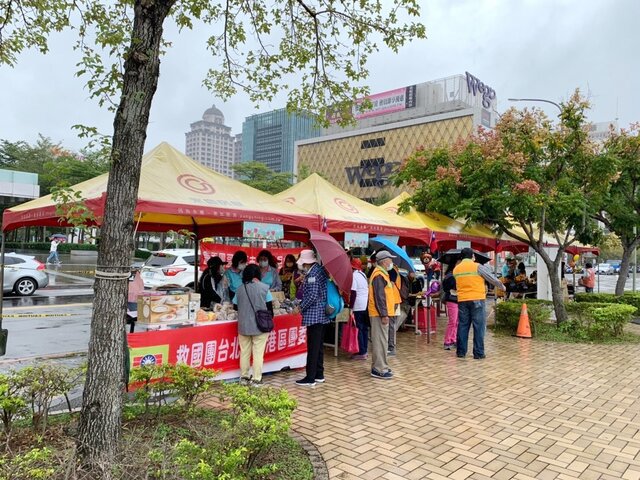 永慶房屋力挺相助內湖鐵人三項公益路跑，展現新年新活力！

