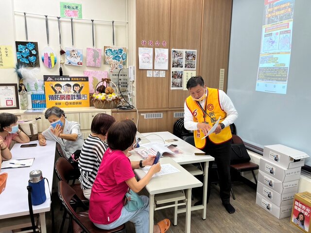 永慶房屋持續舉辦「預防房產詐騙公益講座」,為民眾剖析詐騙手法,進而避免受騙(永慶房產集團提供)。