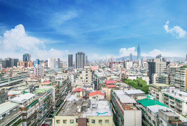 永慶房產集團統計財政部數據,《房地合一2.0》上路一年半遭到課徵45%重稅的短期交易案突破4.2萬件,總獲利高達334億元! (房市示意圖)