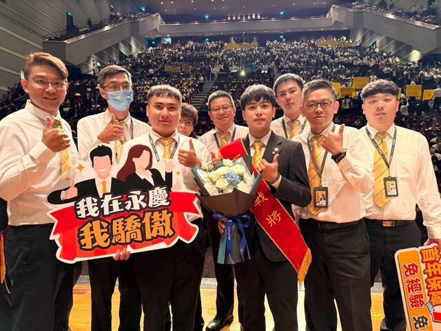 永慶房屋經紀人員鄭偉祥分享,公司重視團隊合作,夥伴彼此支援有默契、不用單打獨鬥。