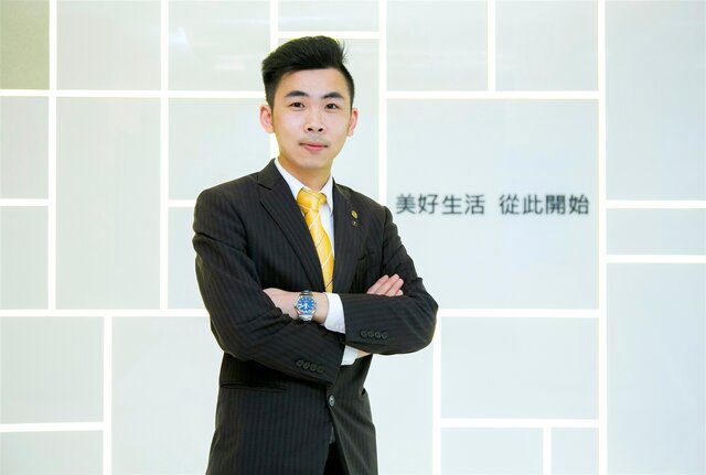 永慶房屋邱晨逸從國立大學碩士畢業,投入房地產業4年就圓夢買房。