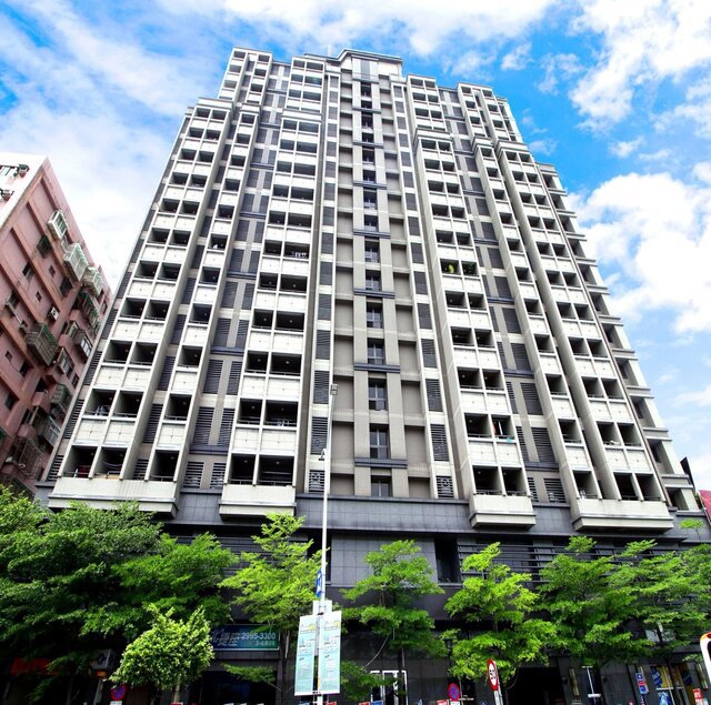 位於先嗇宮站的美麗新境,2022年以平均每坪56.4萬元的單價,與冠德捷世並列單價最低的捷運共構宅。